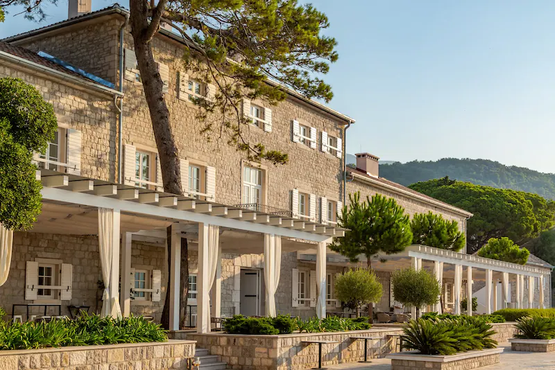 Lazure hotel & marina *****