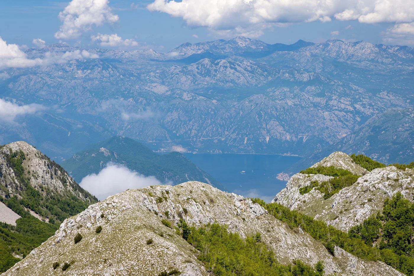 Besök LovÄen National Park